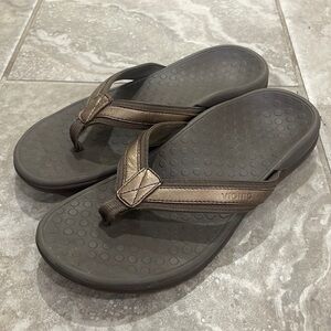 Vionic Women’s‎ Tide II Bronze Sandals size 6